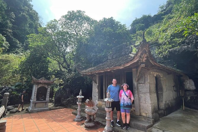 Luxury Ninh Binh Full Day Tour From Hanoi (Trang An - Hoa Lu) - Two hours among the caves of Trang An