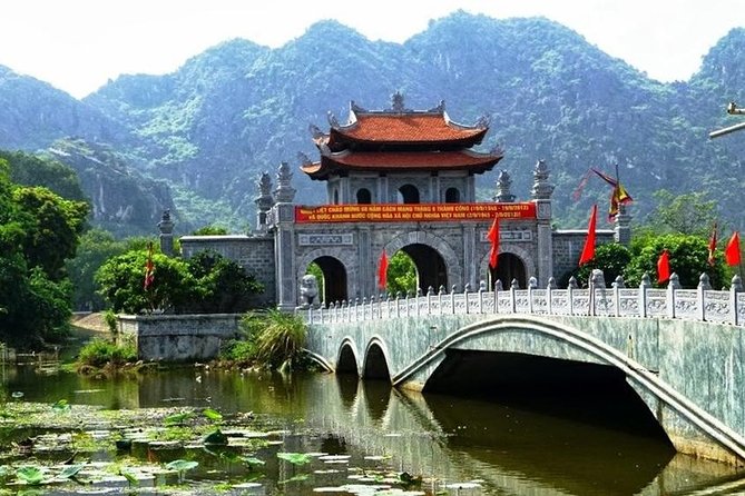 Luxury Ninh Binh: Hoa Lu - Mua Cave - Tam Coc Day Tour from Hanoi - The optional ride toward Bich Dong Pagoda
