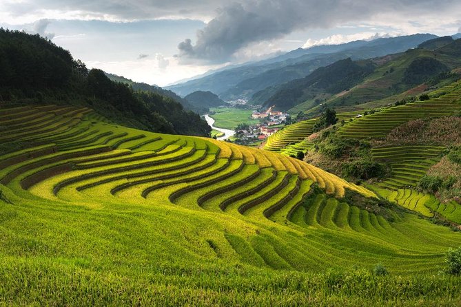 LUXURY SAPA TOUR 2D1N -Stay At 5 Star Hotel-Transfer by sleep bus - The guide can make or break this short trip