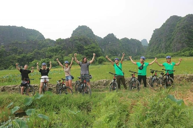 Luxury small Group Hoa Lu - Tam Coc - Mua Cave Max 6 - 8 pax/tour - Tam Coc by sampan boat
