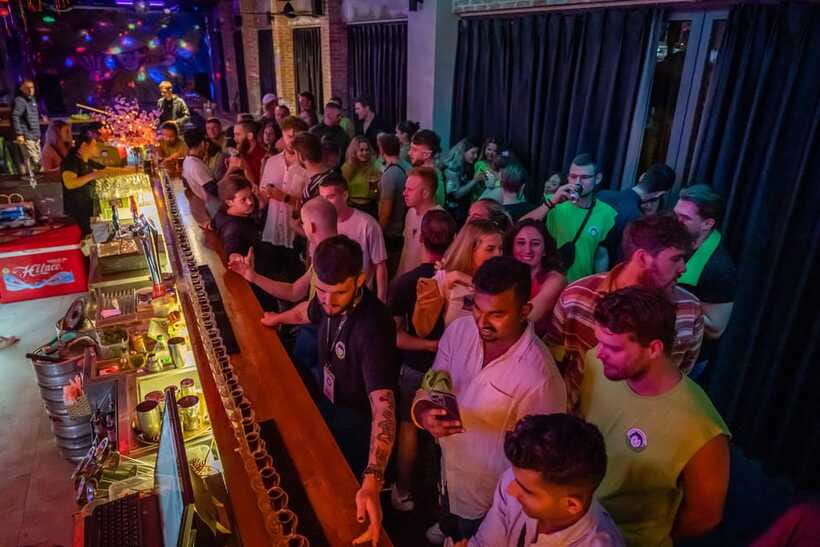 Mad Monkey Hoi An Pub Craw - Why Not Bar and the late-night finish