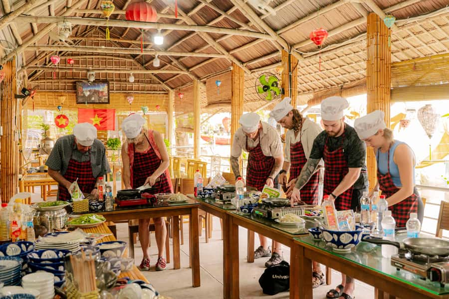Market Tour - Cooking Class - Coconut Boat Riding - Why this Hoi An food tour works