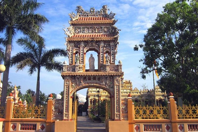 Mekong Delta 2-Day Tour: Floating Markets, Biking, Amazing Tour - Cai Rang Floating Market before breakfast crowds