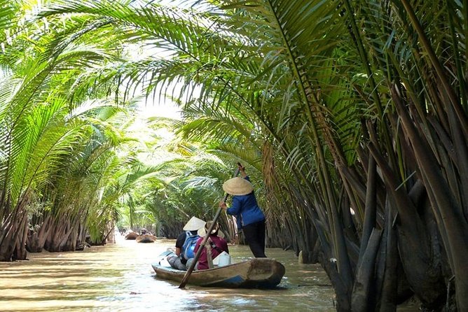 Mekong Delta Small Group Full Day Tour - The sampan ride through narrow waterways