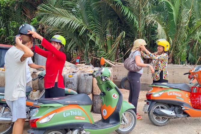 Mekong River Relaxing Sail boat cruise to Coconut Canals (1.5HRS) - The limits of a guide-free boat ride