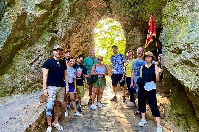 Monkey mountain-Huge Lady Buddha-Marble mountains & Am Phu caves - The marble-carving village at the foot of the mountain