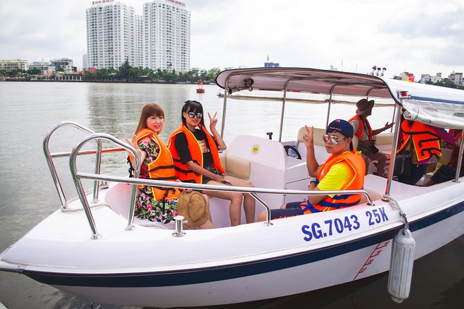 Morning CuChi Tunnels-Tapioca-Secret Traps Luxury Speedboat 2Ways - Why the speedboat changes the Cu Chi Tunnels day