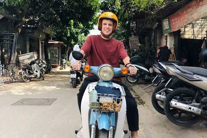 Motorbike Lesson in Hanoi - The first stage: balance, braking, and control