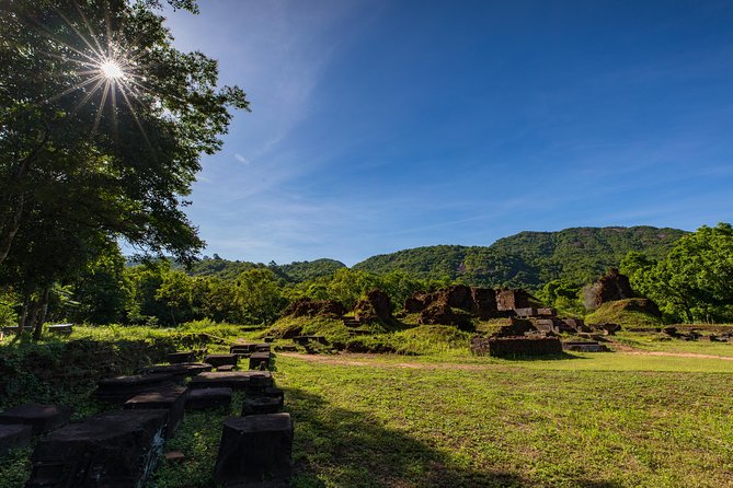 My Son Sanctuary And Hoi An Heritage Full-day Tour - Silk, craft, and the commercial side of Hoi An