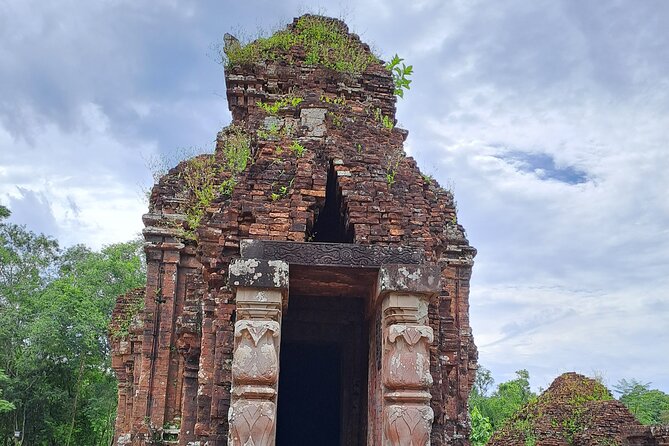 My Son Sanctuary and Marble Mountains from HOI AN OR DA NANG - Who will enjoy this day most