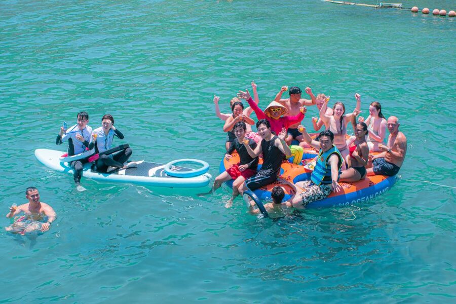 Nha Trang: Coral Reef Snorkeling and Floating Bar Party - Who will enjoy it most?