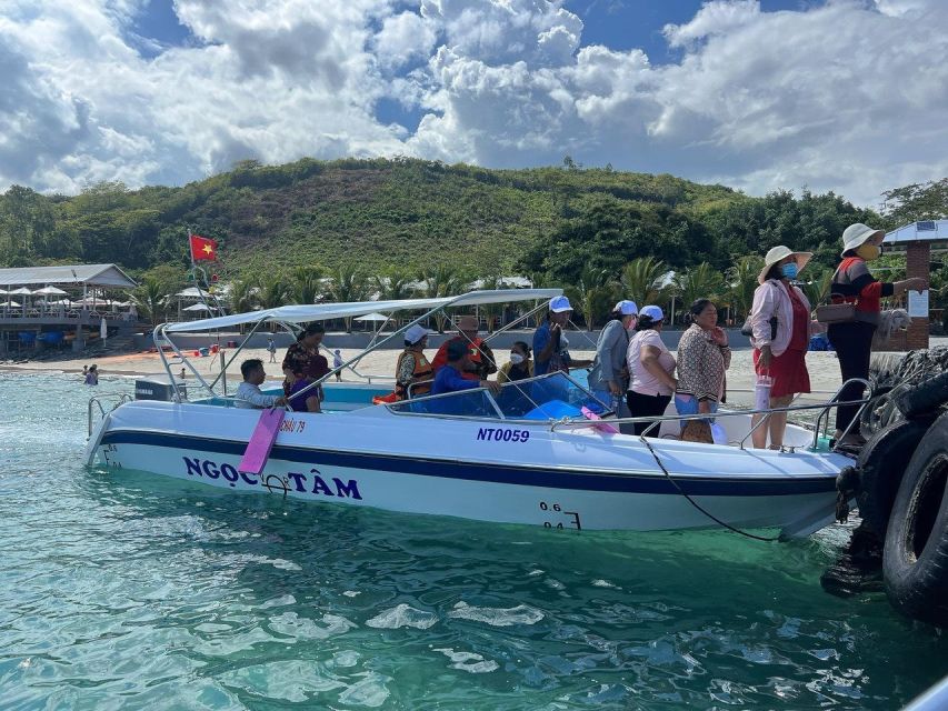 Nha Trang: Hon Mieu and Hon Tam Island Tour with Lunch - The boat ride through Nha Trang Bay