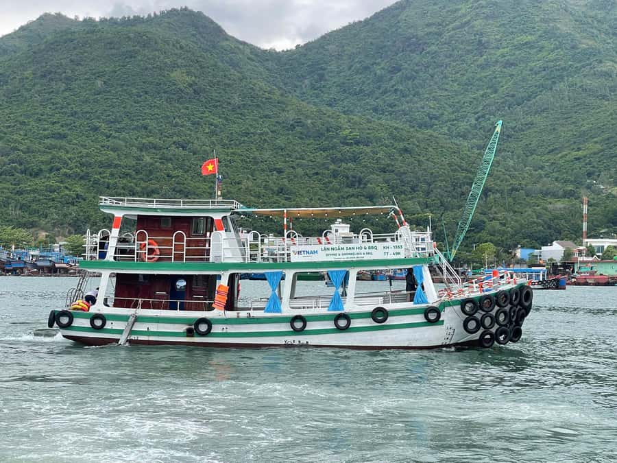 Nha Trang: Snorkeling Tour with BBQ Lunch at Coral Reef - First snorkel: coral, fish, and changing conditions