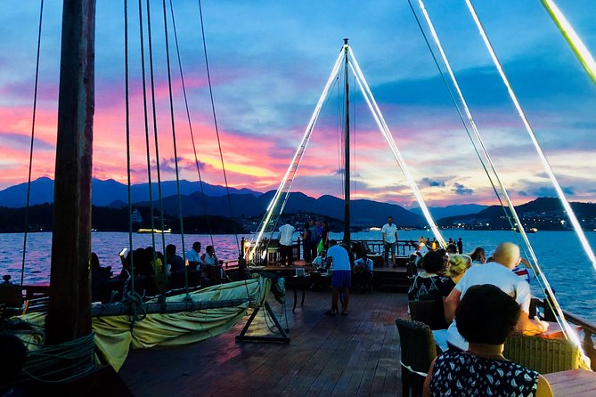 Nha Trang Sunset Cocktails and Dinner Cruise - Service, transfers, and the small details