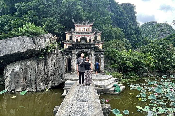 Ninh Binh 2 Days 1 Night - Small Group Tour From Hanoi - The Van Lam market and Bich Dong Pagoda