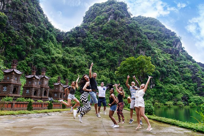 Ninh Binh Daily Tour: Hoa Lu- Am Tien Cave - Tam Coc- Bike - Bich Dong pagoda - Lunch beside the river