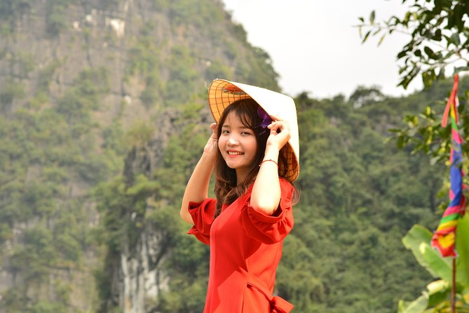 Ninh Binh Daily Tour: Hoa Lu - Am Tien Cave- Trang An boat ride - Who should choose this tour