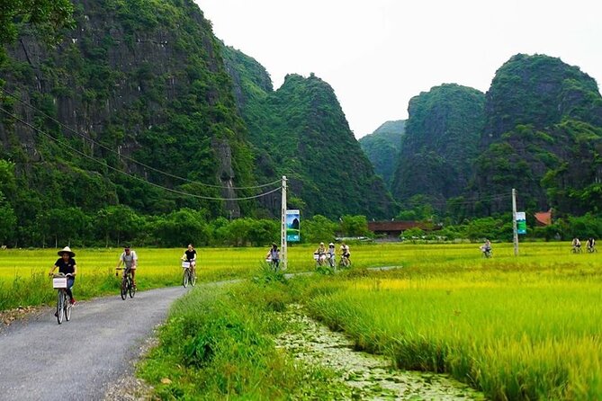 Ninh Binh Day Tour Tam Coc Mua Cave Hoa Lu Buffet Lunch Limousine - A short bicycle ride through the countryside