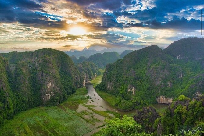 Ninh Binh Day Tour Tam Coc Mua Cave Hoa Lu Buffet Lunch Limousine - What the $45 price really covers