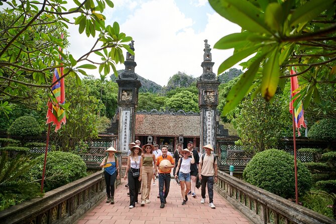 Ninh Binh Day Trip: Hoa Lu-Trang An/Tam Coc-Mua Cave-Cycling-Boat - The early shuttle from Hanoi