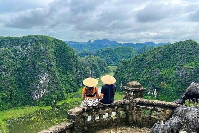 Ninh Binh E-bike Tour: Tam Coc Rural Life, Bich Dong & Dundj - The Dundj Valley adventure