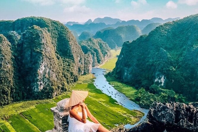 Ninh Binh full day-Hoa Lu temple & biking, Tam Coc boat trip, Dragon mountain - Vietnamese buffet lunch at the homestay
