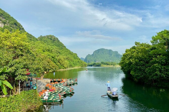 Ninh Binh Full Day Tour from Hanoi to Hoa Lu, Trang An & Mua Cave - Guide service and group size