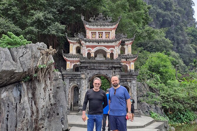 Ninh Binh Full Day Tour Group 8 (Trang An- Bich Dong- Mua cave) - A two-hour local lunch in Ninh Binh