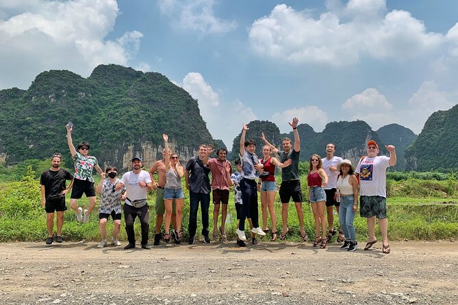 Ninh Binh Full Day Trip From Hanoi To Hoa Lu, Trang An, Mua Cave - A local buffet before the river