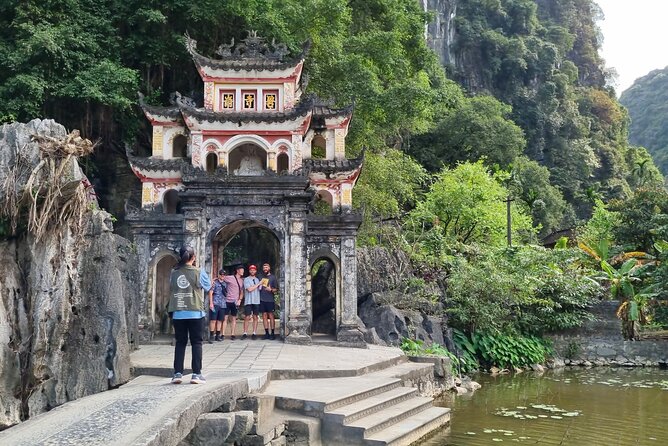 Ninh Binh HIGHTLIGHT & HIDDEN GEM Tour From Hanoi: Skip-The-Line - Hoa Lu and Vietnam’s early royal capitals