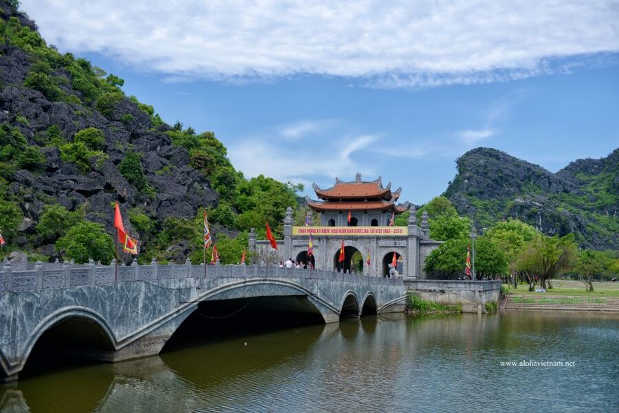 Ninh Binh: Hoa Lu, Mua Cave, and Trang An Tour and Boat Ride - Is $56 fair for the full package?