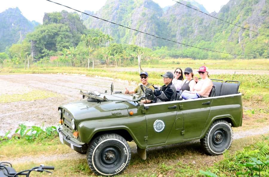 Ninh Binh Jeep Tour: Trang An Boat Ride, Bich Dong, Mua Cave - Mua Cave and the 500-step finish