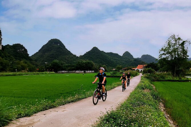 Ninh Binh Luxury Day Tour by Limousine- Small Group- All included - Meeting a Vietnamese family