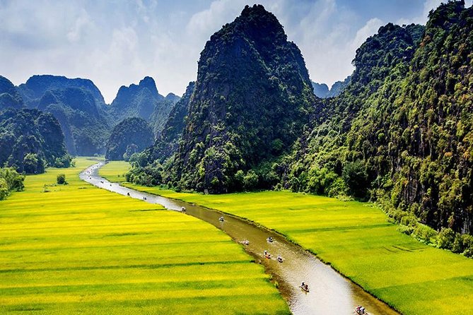 NINH BINH MEMORABLE DAY: Hoa Lu, Mua Cave, boat trip Tam Coc, Trang An optional - Mua Cave and the 500-step climb