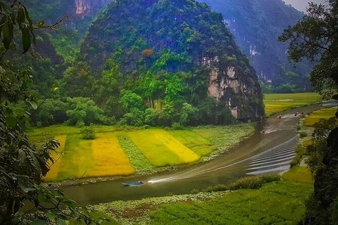 Ninh Binh Private Day Tour: Mua Cave, Tam Coc, Hoa Lu All Include - Tam Coc by traditional bamboo boat