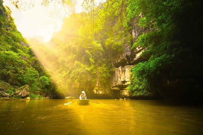 Ninh Binh Private Day Tour: Mua Cave, Tam Coc, Hoa Lu All Include - Mua Cave and Ninh Binh’s wide view
