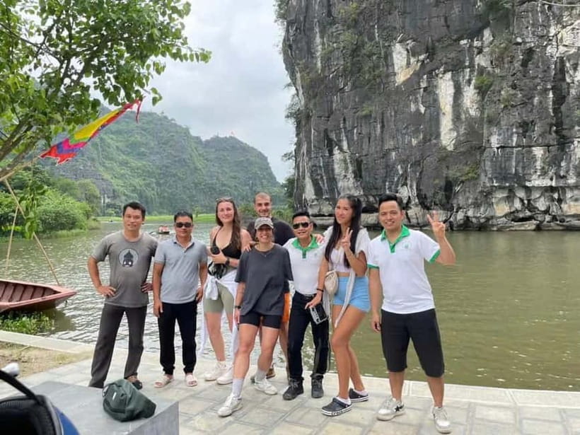 Ninh Binh Sunset Motorbike: Mua Cave, Coi Khe & Hoa Lu Town - Climbing the 500 steps at Mua Cave
