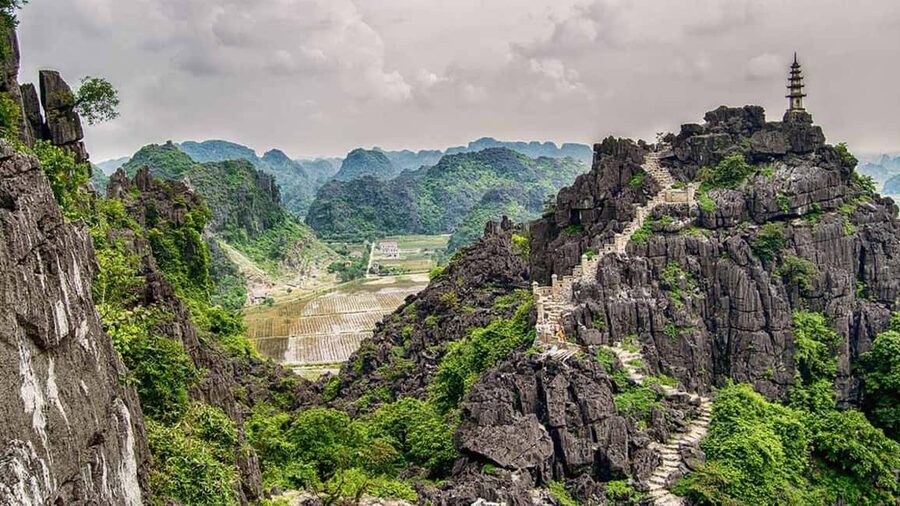 Ninh Binh: Trang An Boat Ride, Hoa Lu & Mua Cave Sunset - Guide quality, timing, and what to confirm