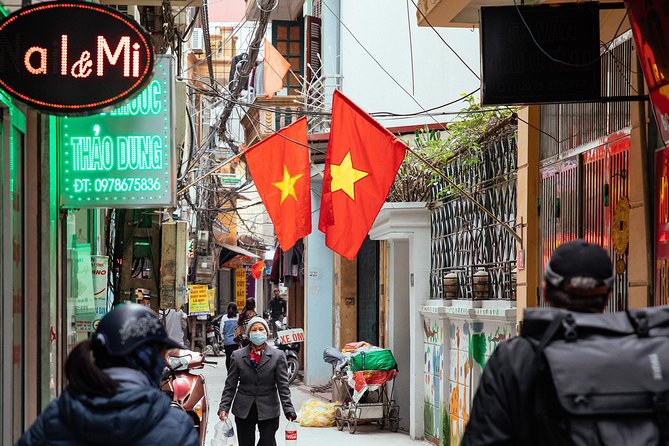 Off the Beaten Track in Hanoi: Private City Tour - Why Nghia Tan makes a better local-life lesson