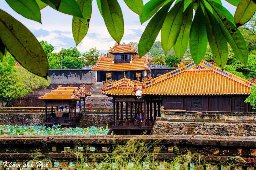 Official Hue: Dragon Boat, Imperial Citadel, & Market tour - Gliding down the Perfume River
