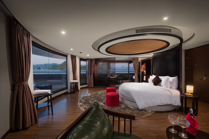 [OFFICIAL]Scarlet Pearl Cruises 5++stars &CATAMARAN ULTRA LUXURY - Kayaking through Sang Cave