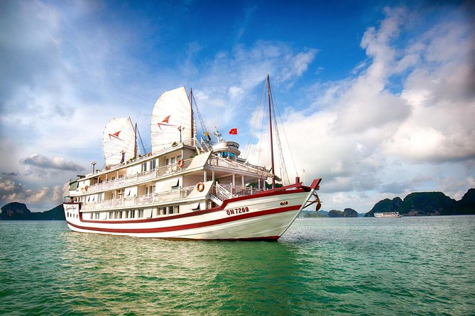 (Official) Signature Royal Cruise - 02 days 01 night program - Cooking demonstration and the 7:00 pm gala dinner