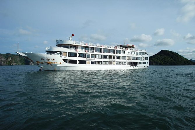Overnight Halong Bay Cruise on the Starlight - Sung Sot Cave, Halong Bay’s big first stop