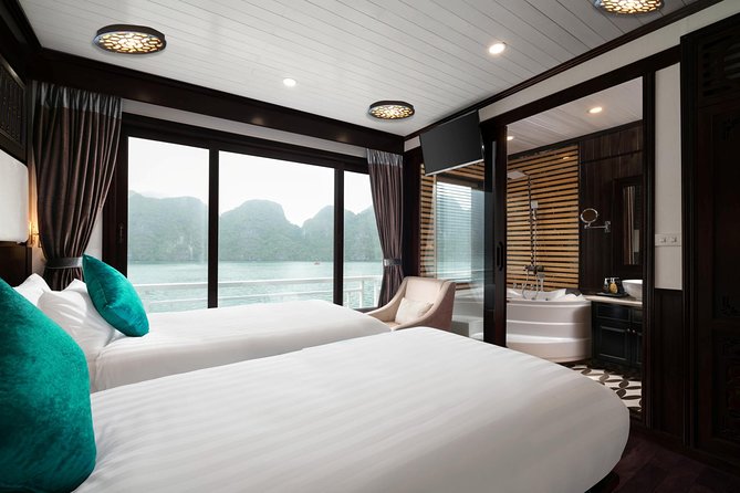 Overnight Luxury 5 Star Alisa Cruise with Meals, Kayak or Bamboo Boat - Food, service, and the small crew