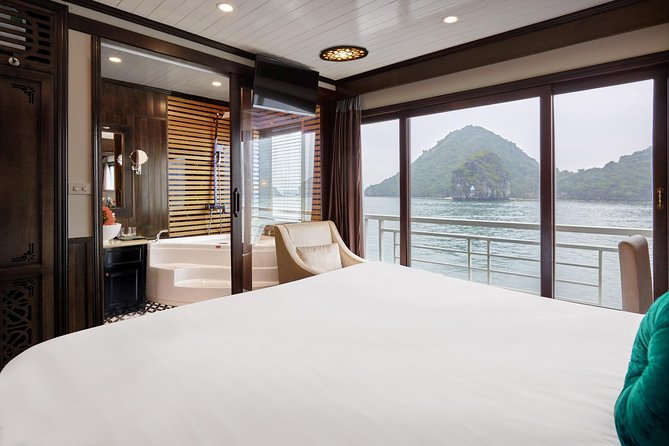 Overnight Luxury 5 Star Alisa Cruise with Meals, Kayak or Bamboo Boat - Lunch, check-in, and the first views of the bay