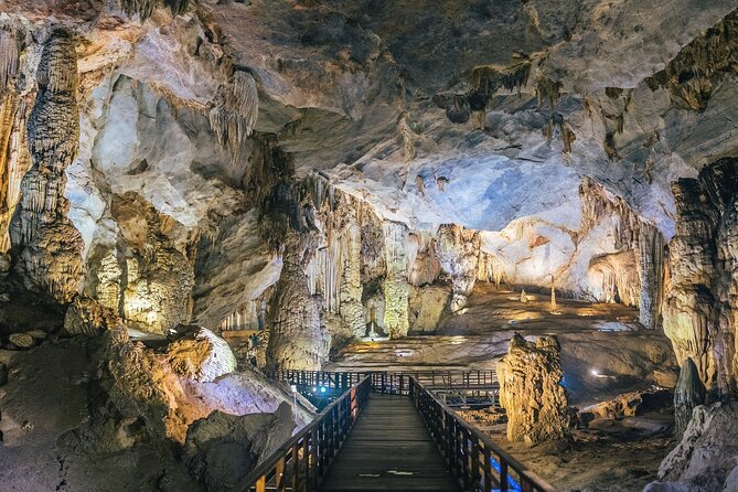 Paradise Cave & Dark Cave All-Inclusive 1-Day - What the guide and transport add
