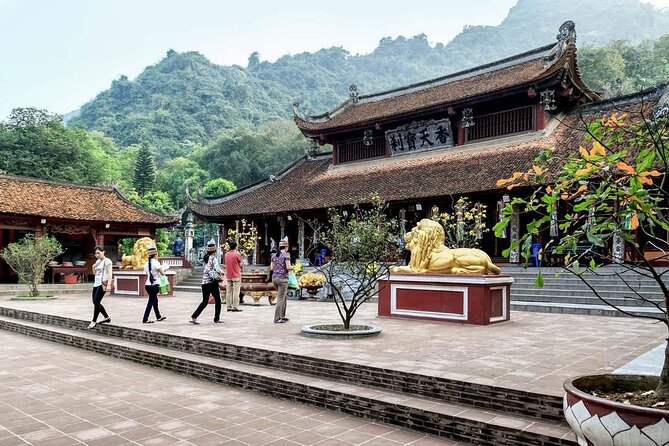 Perfume Pagoda Day Tour from Hanoi - Duc Wharf and the first temple visit