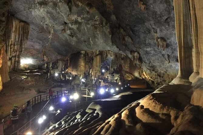 Phong Nha Cave & Paradise Cave Day Tour with All Inclusive - The guide and the group atmosphere