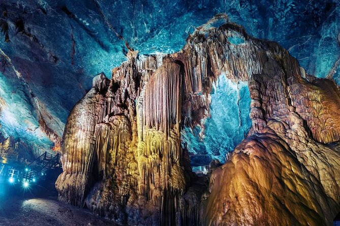 Phong Nha & Paradise Cave - 1 Day All Inclusive - Paradise Cave: stairs, jungle, and a huge dry chamber