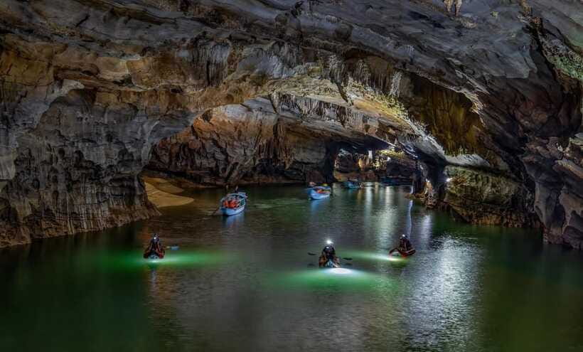 Phong Nha: Phong Nha Cave Expedition 4.5 km by Kayak - Picnic lunch underground